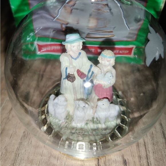 House Of Lloyd Christmas Around The World Shepherd Ornament With Stand 1998 - Picture 4 of 10